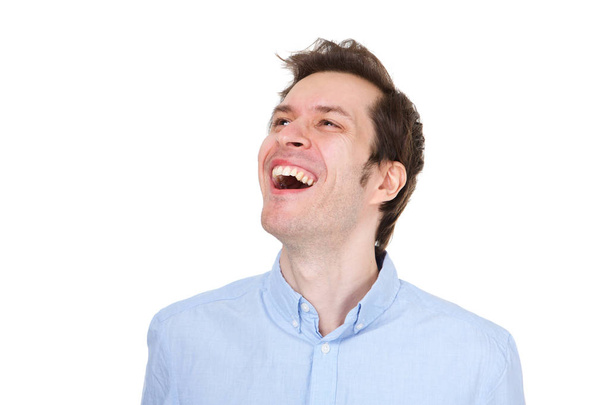 Крупный план портрета позитивного бизнесмена, смеющегося на белом фоне
 - Фото, изображение