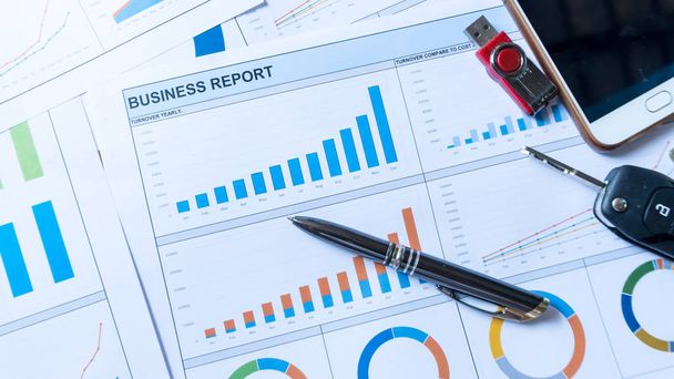 üzleti jelentés nyilatkozatot grafikon és adatok elemzése - Fotó, kép