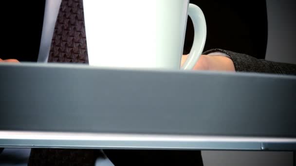 Cerrar plano de manos y mesa en una reunión de equipo de negocios
 - Imágenes, Vídeo