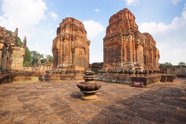 Prasat Mueang Tam szentély - kambodzsai templom - Fotó, kép