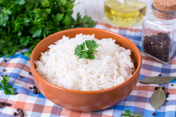 arroz blanco en tazón - Foto, Imagen