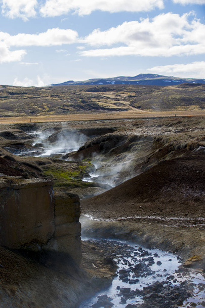Nemzeti park, Izland. A csodálatos táj kilátás Izlandi Geotermális területen. Drámai, festői táj reykjavk Myvatn-tó, Krafla /Iceland - 02.05.2018 - Fotó, kép