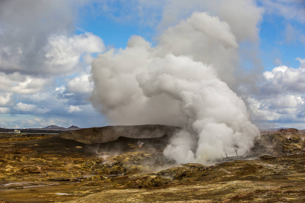 Εθνικό Πάρκο η Ισλανδία. Ένα εξαιρετικό τοπίο Ισλανδία, γεωθερμική περιοχή. Δραματική και γραφικό σκηνικό reykjavk λίμνης Myvatn, Krafla /Iceland - 02.05.2018 - Φωτογραφία, εικόνα
