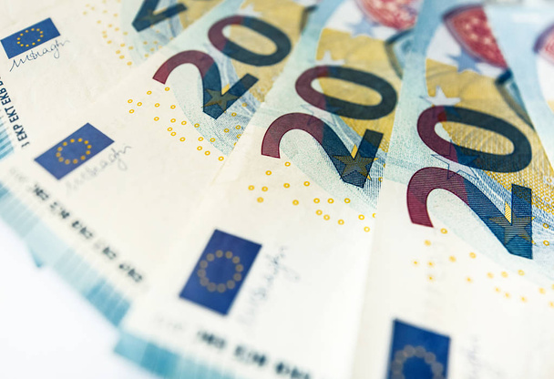 Новая банкнота в 20 евро. Европейский союз
 - Фото, изображение