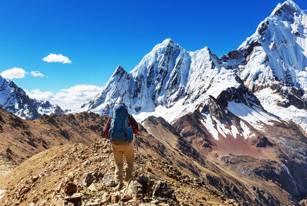 Wanderszene im Cordillera-Gebirge, Peru - Foto, Bild
