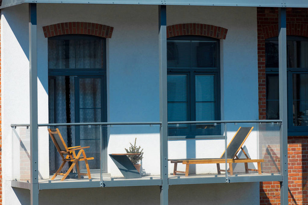 Balcón de edificio loft en la ciudad
 - Foto, Imagen