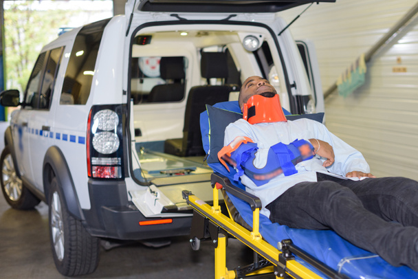 Pogotowie ratunkowe i pacjenta na gurney poza - Zdjęcie, obraz