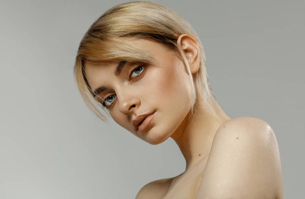 Beauty portrait of fashion female model with natural skin - Фото, изображение