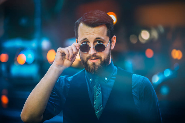 Handsome Businessman Wearing Glasses - Foto, Imagen