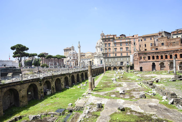 Rzym, Włochy, ruiny rynek Trajana w cesarskim Rzymie - Zdjęcie, obraz