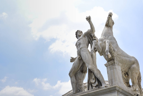 Rooma, Italia, veistos quirinal square kuvaa Dioscuri, Castore ja Polluce pojat Zeus
 - Valokuva, kuva