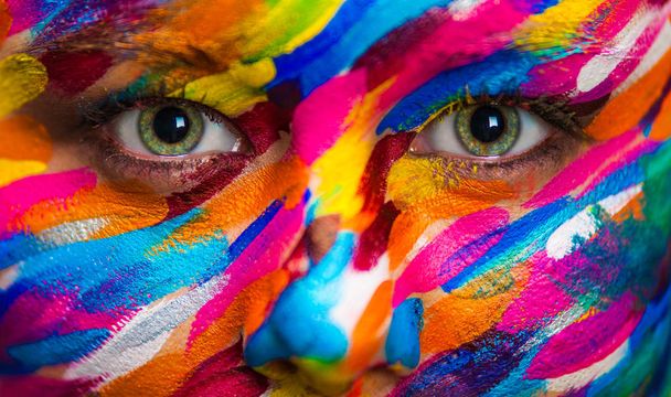 Portrait of the bright beautiful girl with art colorful make-up and bodyart - Foto, imagen