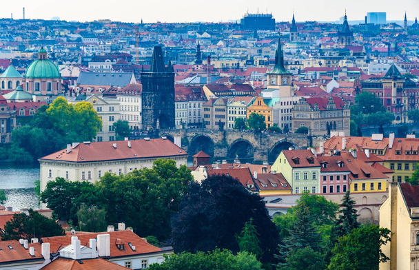 Vista panorámica desde el Castillo de Praga, República Checa
 - Foto, imagen