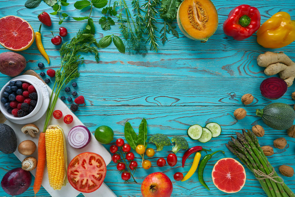 Healthy food vegetables for heart heath on wooden turquoise background - Valokuva, kuva