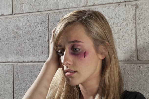 mujer maltratada
 - Foto, Imagen