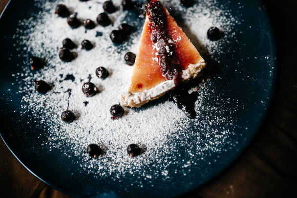 Cheesecake with blueberry mousse and berries - Foto, immagini