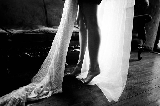 young   bride with white  dress in the morning  indoors - Foto, Imagen