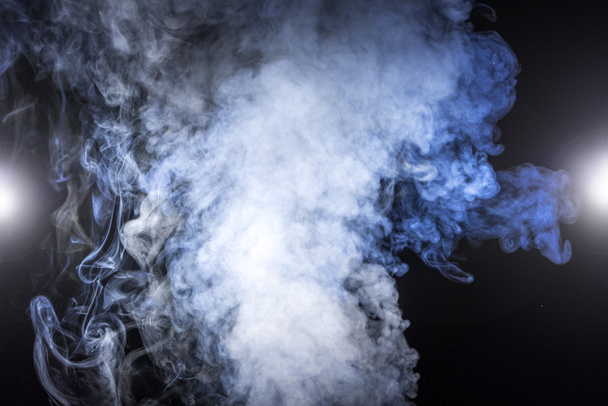 bílý kouř a zářící světla na černém pozadí - Fotografie, Obrázek
