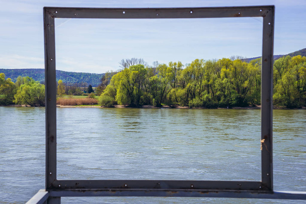 Στον ποταμό Δούναβη από Devin στη Μπρατισλάβα, Σλοβακία - Φωτογραφία, εικόνα