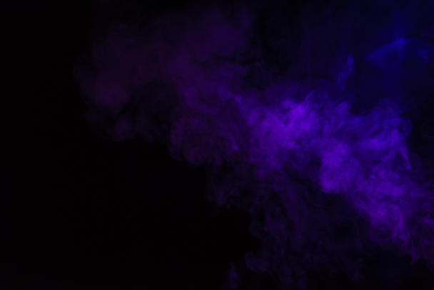 fond noir créatif avec fumée violette
   - Photo, image