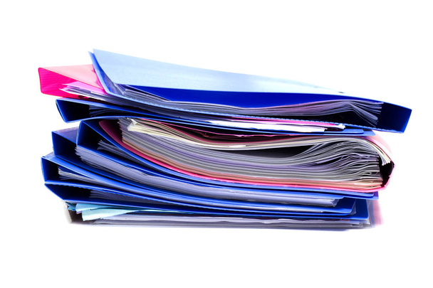 carpeta de archivos y pila de informe de negocios archivo de papel con fondo blanco
. - Foto, imagen