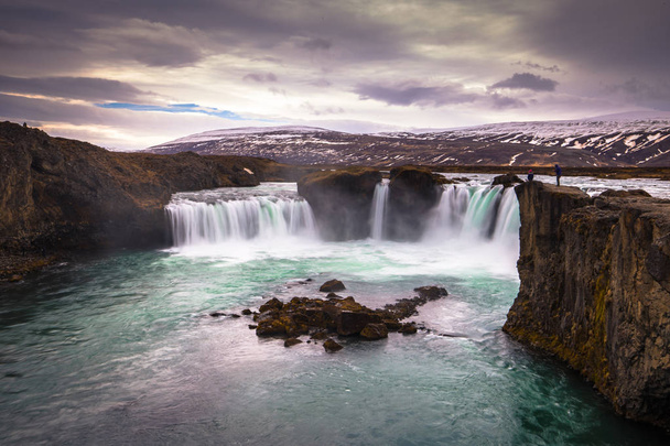 Гомес - 07 мая 2018 года: водопад Гомес, Исландия
 - Фото, изображение