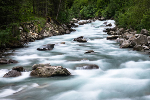 Mountain River With Long Exposure - Foto, afbeelding