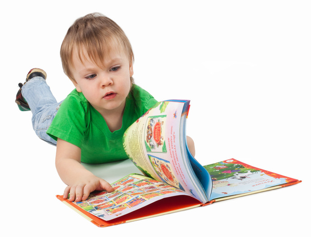 küçük çocuk bir kitap yere Serme - Fotoğraf, Görsel
