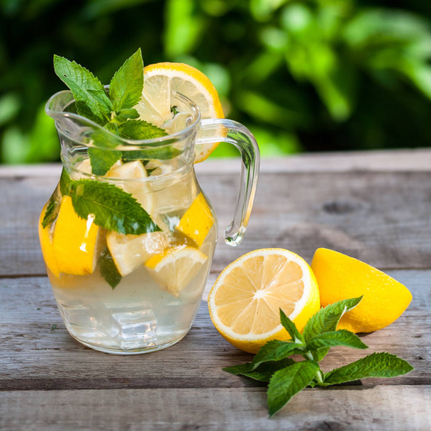 lemonade from lemon with mint              - Foto, imagen