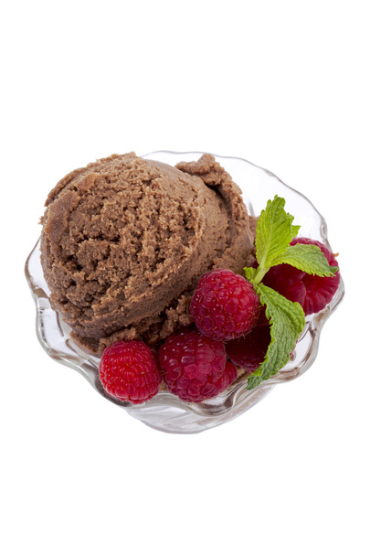 チョコレート アイス クリームとラズベリー ボウル - 写真・画像