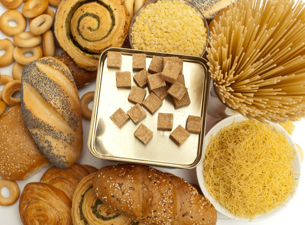 Assortiment de pains et pâtes cuits au four
 - Photo, image