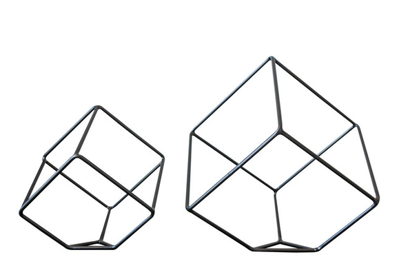 Forma de cubo de metal marrón para decoración aislada sobre fondo blanco
. - Foto, imagen