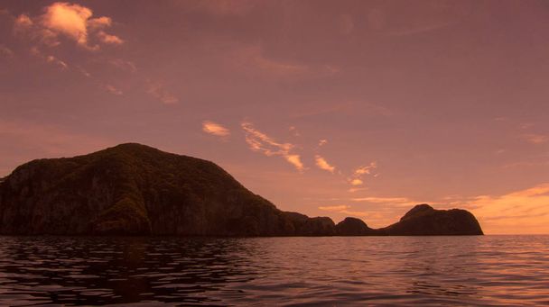 ada veya okyanus kayalarda, twilight denizde - Fotoğraf, Görsel