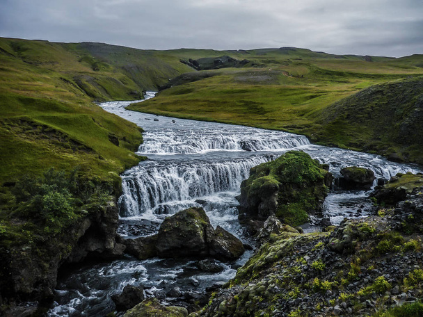 Malé vodopády nad Skogafoss, Jižní Island - Fotografie, Obrázek
