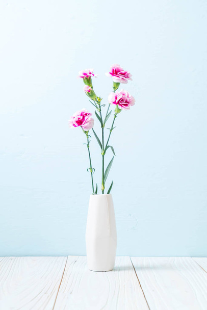 pink spring flower on wood background with copy space - Φωτογραφία, εικόνα