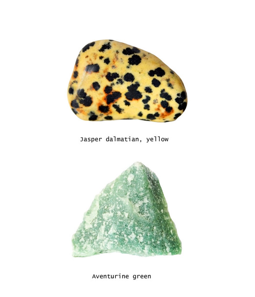 Minerales Jasper Dalmacia Amarillo y Avanturina Verde, acristalado y natural minerales, objetos aislados
. - Foto, Imagen