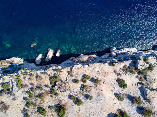 Aerial view of mediterranean cliffs - Foto, afbeelding