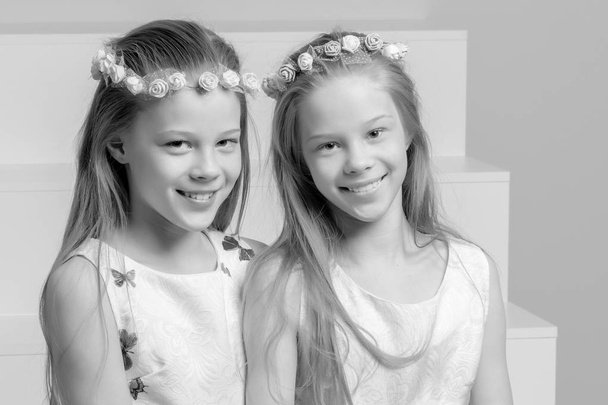Two cute little girls close-up - Fotó, kép