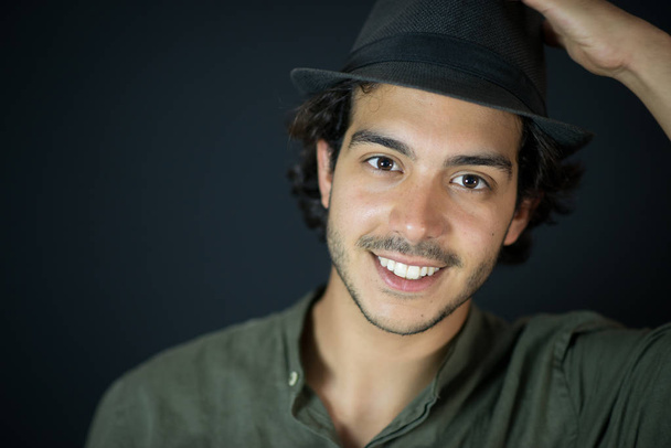 Close Up of Young Man With Hat - Foto, Imagen