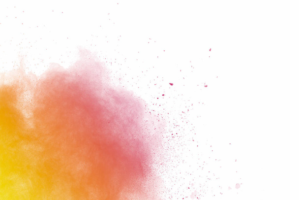 Κατεψυγμένα αφηρημένο κίνημα έκρηξης της σκόνης πολλαπλάσια χρώματα σε λευκό φόντο. - Φωτογραφία, εικόνα