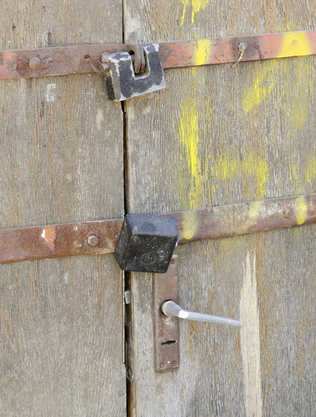 régi fa ajtók és zárak magtár - Fotó, kép