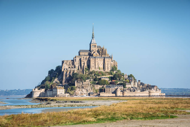 Kloster Saint-Michel auf der Insel in der Normandie, Nordfrankreich - Foto, Bild