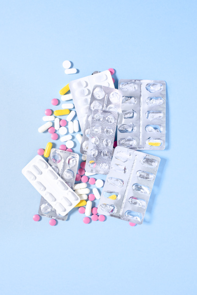 Pillole, capsule e imballaggi vuoti
 - Foto, immagini