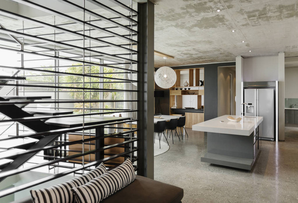 ylellinen sisustus moderni talo, ruokasali ja keittiö
 - Valokuva, kuva