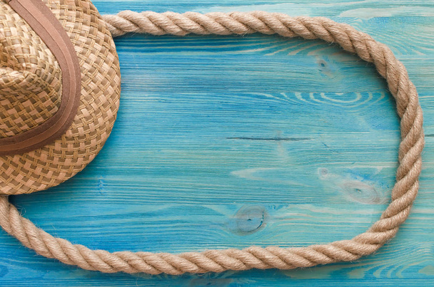 Summer vacation background. Hat and rope border frame with copy space. - Valokuva, kuva