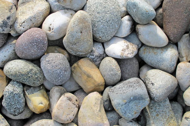kameny u řeky pro výzdobu zahrad a městských furnitur - Fotografie, Obrázek
