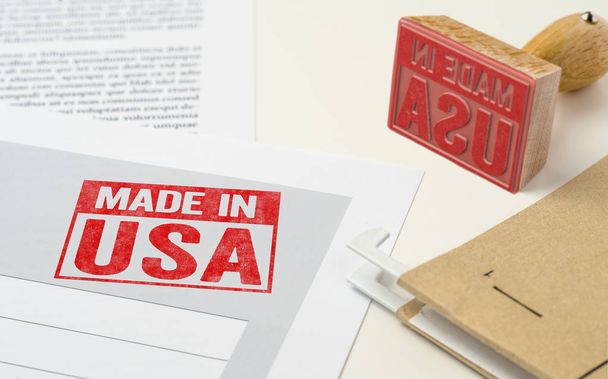 Un sello rojo en un documento - Made in USA
 - Foto, Imagen