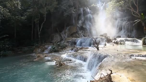cascada de Kuang si, luang prabang, laos - Metraje, vídeo