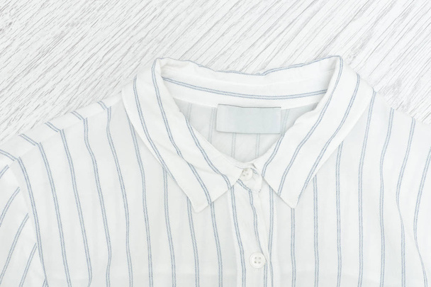 Gallér, fehér ing, egy csík. Részletek. Divatos fogalom - Fotó, kép