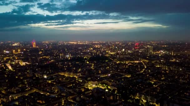 Images 4k Timelapse du panorama du paysage urbain de Milan la nuit, Italie - Séquence, vidéo